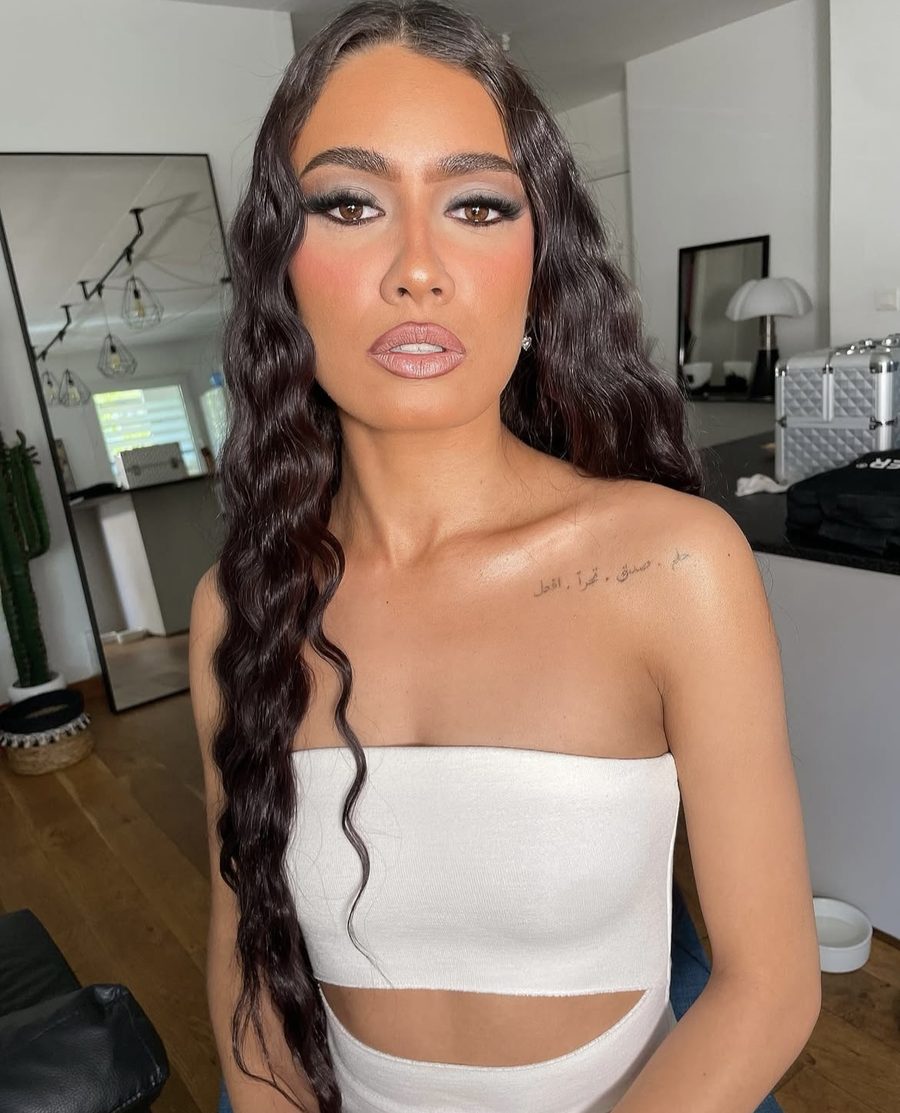 Maquillage réalisé par Saileyss — smoky eyes cuivré et teint bronzé